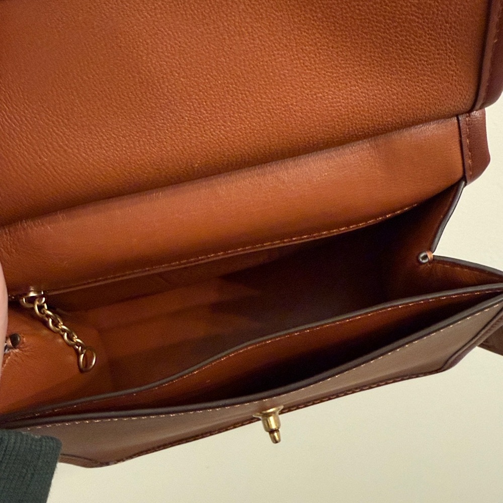 GUC Coach crossbody purse - Picture 4 of 6